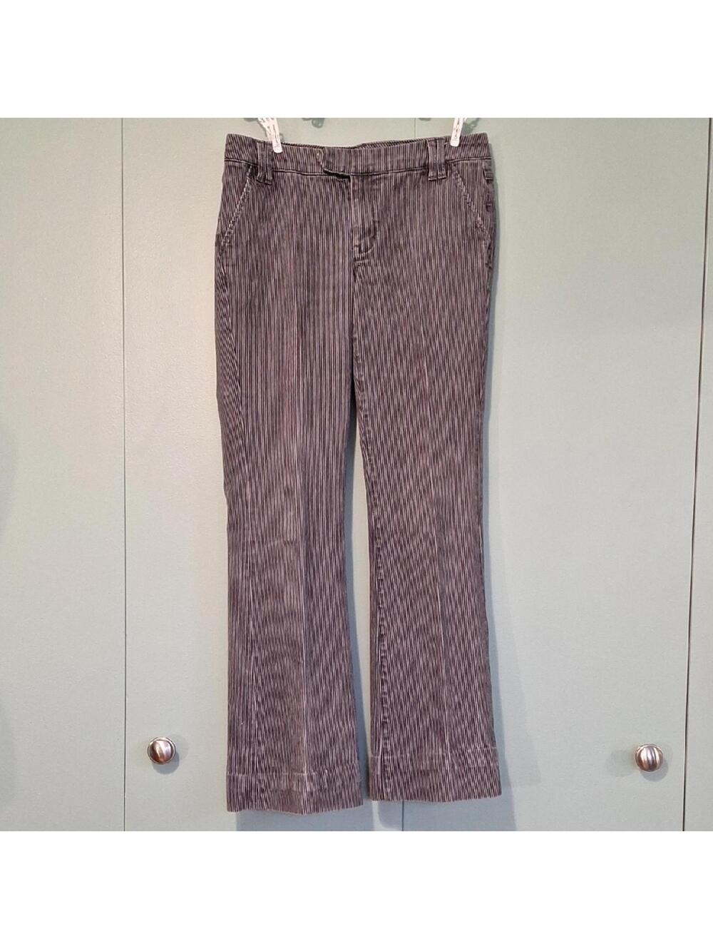 Cabi Pleated Front Black And Gray Striped Pant Size 6
